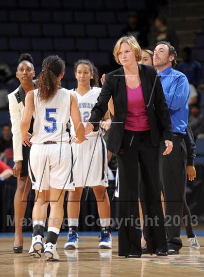 Thumbnail 2 in Windward vs. Mater Dei (CIF SoCal Open Division Regional Final) photogallery.