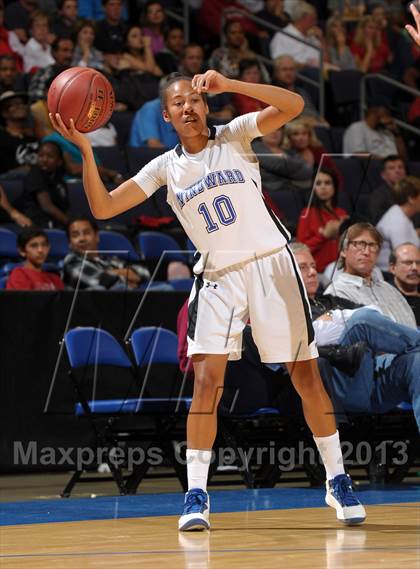 Thumbnail 3 in Windward vs. Mater Dei (CIF SoCal Open Division Regional Final) photogallery.