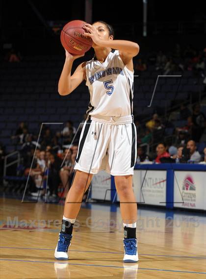 Thumbnail 2 in Windward vs. Mater Dei (CIF SoCal Open Division Regional Final) photogallery.