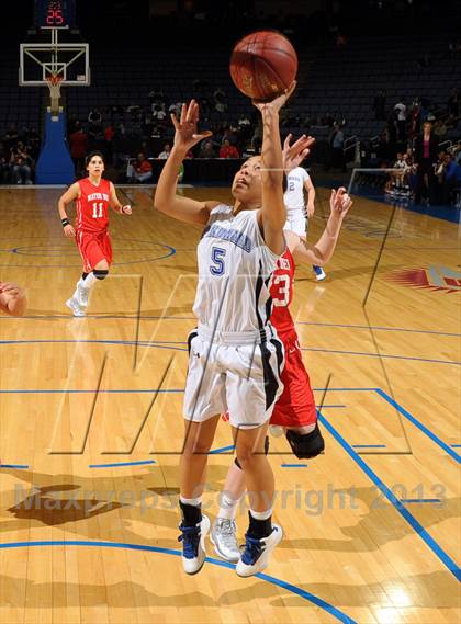 Thumbnail 2 in Windward vs. Mater Dei (CIF SoCal Open Division Regional Final) photogallery.