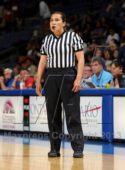 Thumbnail 2 in Windward vs. Mater Dei (CIF SoCal Open Division Regional Final) photogallery.