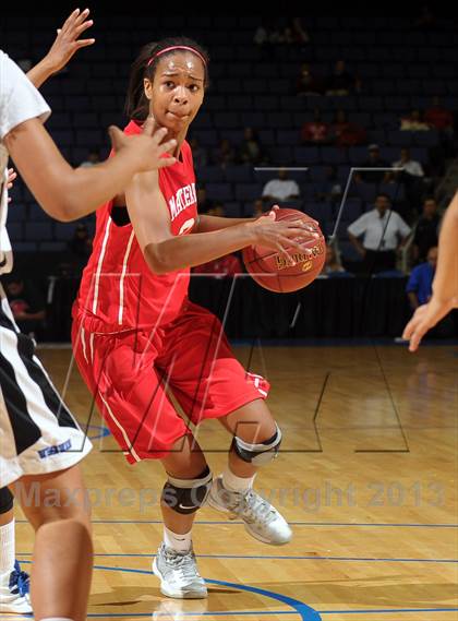 Thumbnail 2 in Windward vs. Mater Dei (CIF SoCal Open Division Regional Final) photogallery.