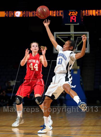 Thumbnail 3 in Windward vs. Mater Dei (CIF SoCal Open Division Regional Final) photogallery.