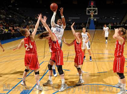 Thumbnail 3 in Windward vs. Mater Dei (CIF SoCal Open Division Regional Final) photogallery.