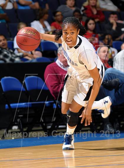 Thumbnail 3 in Windward vs. Mater Dei (CIF SoCal Open Division Regional Final) photogallery.