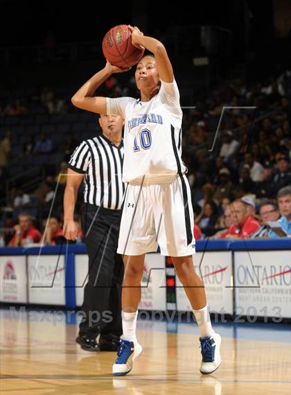 Thumbnail 2 in Windward vs. Mater Dei (CIF SoCal Open Division Regional Final) photogallery.