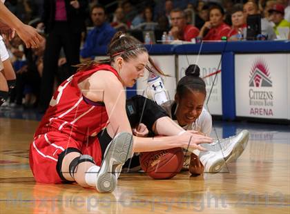 Thumbnail 1 in Windward vs. Mater Dei (CIF SoCal Open Division Regional Final) photogallery.