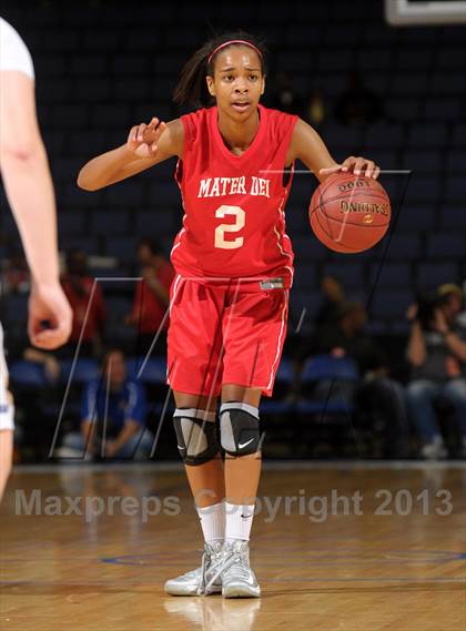 Thumbnail 3 in Windward vs. Mater Dei (CIF SoCal Open Division Regional Final) photogallery.