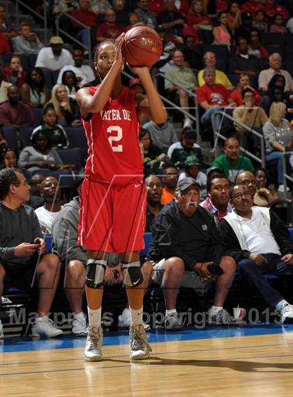 Thumbnail 2 in Windward vs. Mater Dei (CIF SoCal Open Division Regional Final) photogallery.