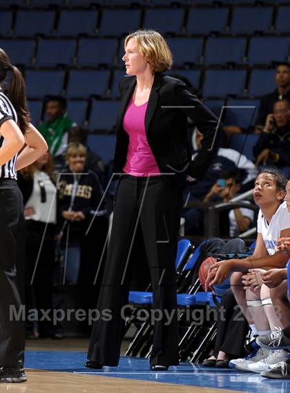 Thumbnail 1 in Windward vs. Mater Dei (CIF SoCal Open Division Regional Final) photogallery.