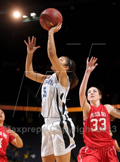 Thumbnail 1 in Windward vs. Mater Dei (CIF SoCal Open Division Regional Final) photogallery.