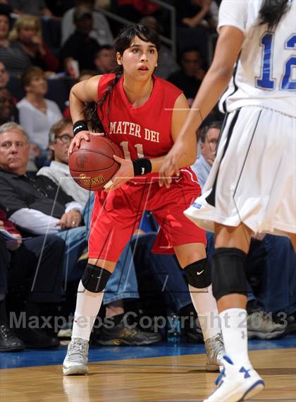 Thumbnail 3 in Windward vs. Mater Dei (CIF SoCal Open Division Regional Final) photogallery.