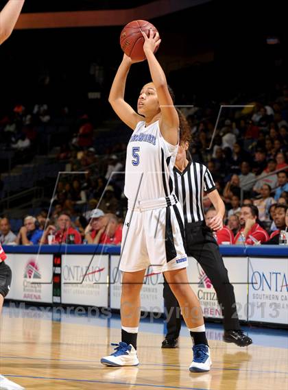 Thumbnail 1 in Windward vs. Mater Dei (CIF SoCal Open Division Regional Final) photogallery.