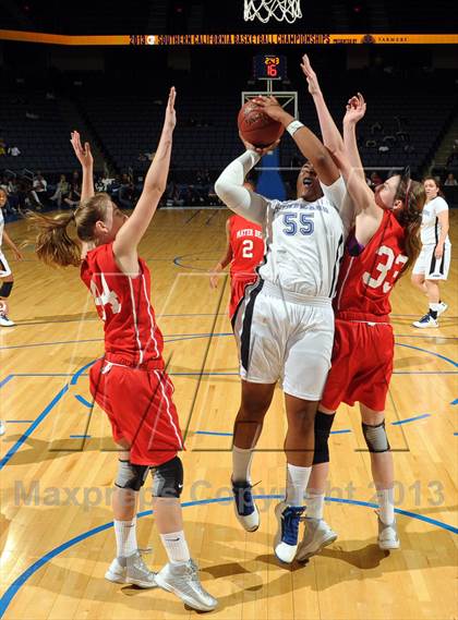 Thumbnail 2 in Windward vs. Mater Dei (CIF SoCal Open Division Regional Final) photogallery.