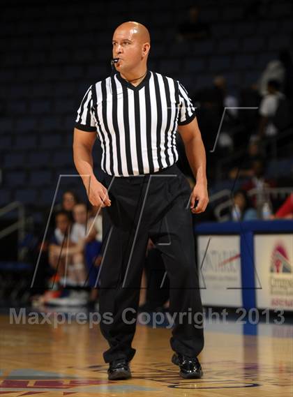 Thumbnail 3 in Windward vs. Mater Dei (CIF SoCal Open Division Regional Final) photogallery.