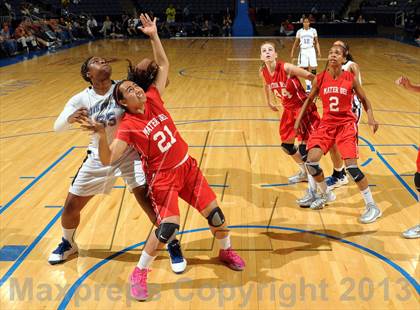 Thumbnail 3 in Windward vs. Mater Dei (CIF SoCal Open Division Regional Final) photogallery.