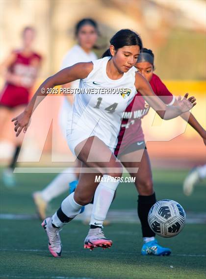 Thumbnail 2 in Golden Valley @ Simi Valley photogallery.