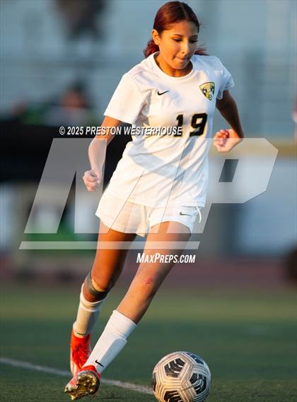 Thumbnail 2 in Golden Valley @ Simi Valley photogallery.