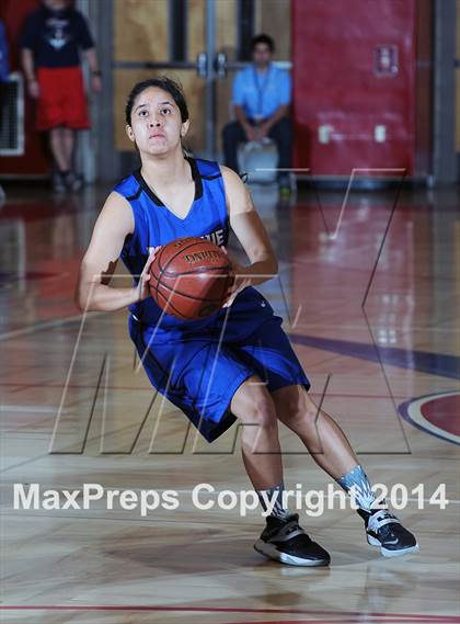 Thumbnail 3 in Immanuel vs. La Jolla Country Day (CIF SoCal Regional D5 Final) photogallery.