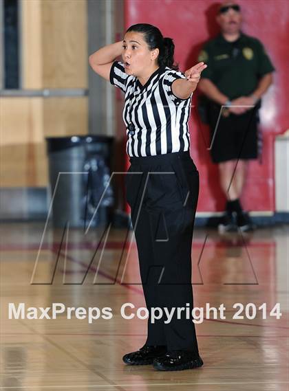 Thumbnail 3 in Immanuel vs. La Jolla Country Day (CIF SoCal Regional D5 Final) photogallery.