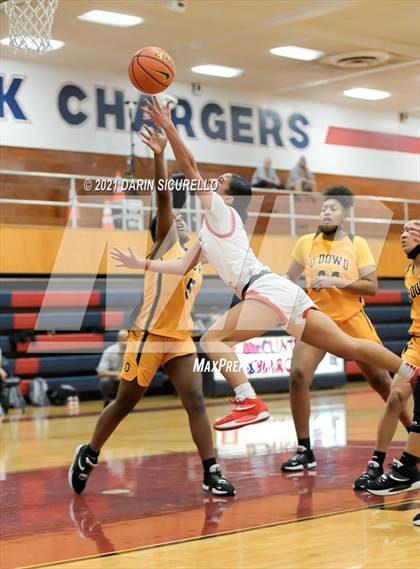 Thumbnail 1 in Bishop O'Dowd vs. Seton Catholic (Nike Tournament of Champions) photogallery.