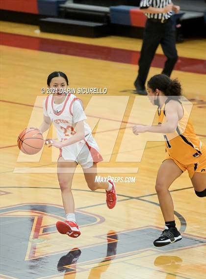Thumbnail 1 in Bishop O'Dowd vs. Seton Catholic (Nike Tournament of Champions) photogallery.