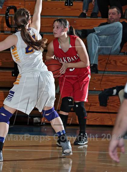 Thumbnail 2 in Oliver Springs vs. Oakdale  (TSSAA D4-A District Quarterfinals) photogallery.