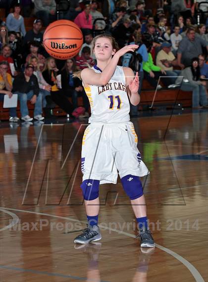Thumbnail 1 in Oliver Springs vs. Oakdale  (TSSAA D4-A District Quarterfinals) photogallery.