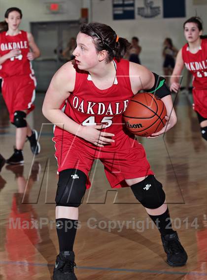 Thumbnail 1 in Oliver Springs vs. Oakdale  (TSSAA D4-A District Quarterfinals) photogallery.