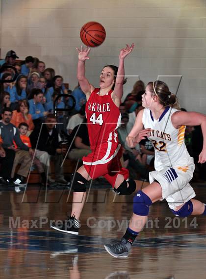 Thumbnail 1 in Oliver Springs vs. Oakdale  (TSSAA D4-A District Quarterfinals) photogallery.