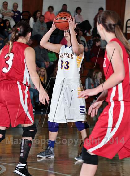 Thumbnail 3 in Oliver Springs vs. Oakdale  (TSSAA D4-A District Quarterfinals) photogallery.