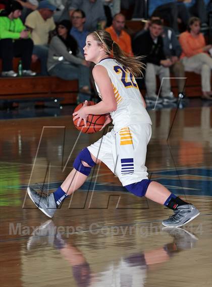 Thumbnail 3 in Oliver Springs vs. Oakdale  (TSSAA D4-A District Quarterfinals) photogallery.