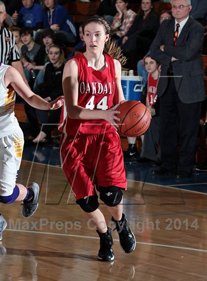 Thumbnail 2 in Oliver Springs vs. Oakdale  (TSSAA D4-A District Quarterfinals) photogallery.