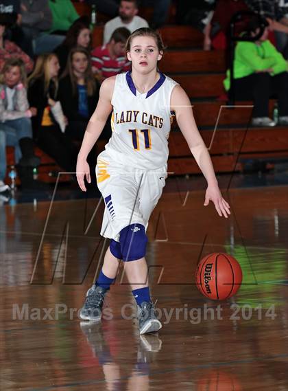 Thumbnail 3 in Oliver Springs vs. Oakdale  (TSSAA D4-A District Quarterfinals) photogallery.