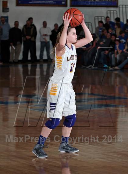 Thumbnail 1 in Oliver Springs vs. Oakdale  (TSSAA D4-A District Quarterfinals) photogallery.