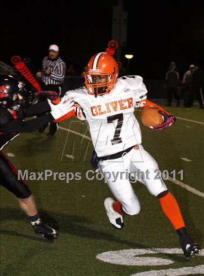 Thumbnail 2 in Oliver vs. Brockway (PIAA Class AA  1st Round) photogallery.