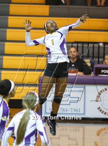 Thumbnail 2 in Farmersville vs Princeton (Farmersville Tournament) photogallery.