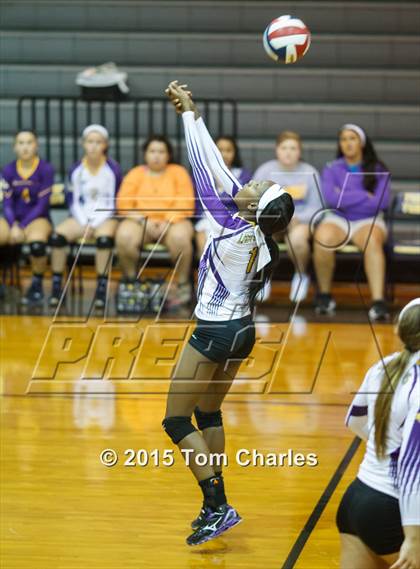 Thumbnail 3 in Farmersville vs Princeton (Farmersville Tournament) photogallery.