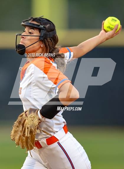Thumbnail 3 in Grand Oaks vs The Woodlands photogallery.