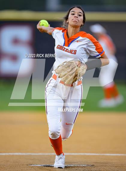 Thumbnail 2 in Grand Oaks vs The Woodlands photogallery.