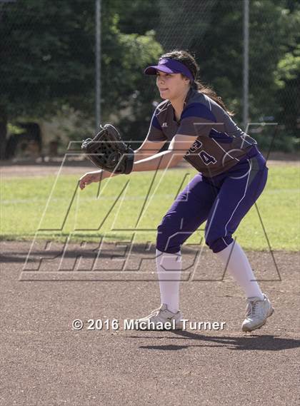 Thumbnail 2 in Shasta @ Red Bluff photogallery.