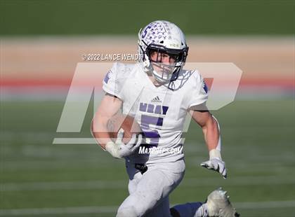 Thumbnail 2 in Limon vs. Wray (CHSAA 1A Final) photogallery.