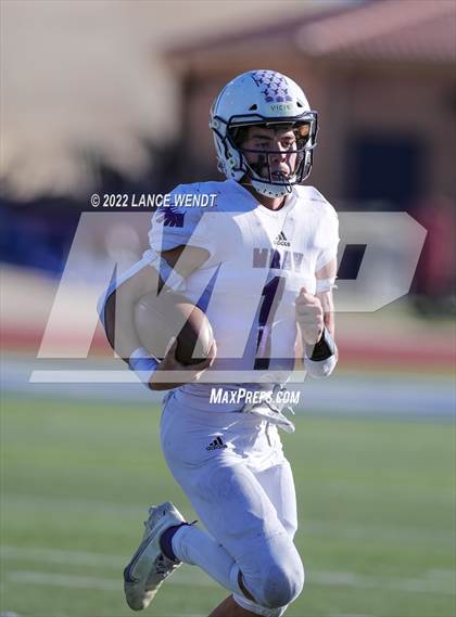 Thumbnail 2 in Limon vs. Wray (CHSAA 1A Final) photogallery.
