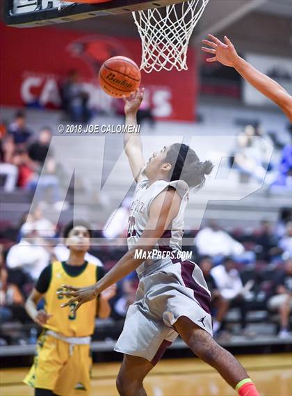 Thumbnail 3 in SAAABC Class 5A Boys High School All Star Game photogallery.
