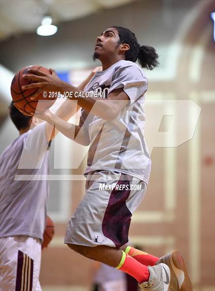 Thumbnail 1 in SAAABC Class 5A Boys High School All Star Game photogallery.