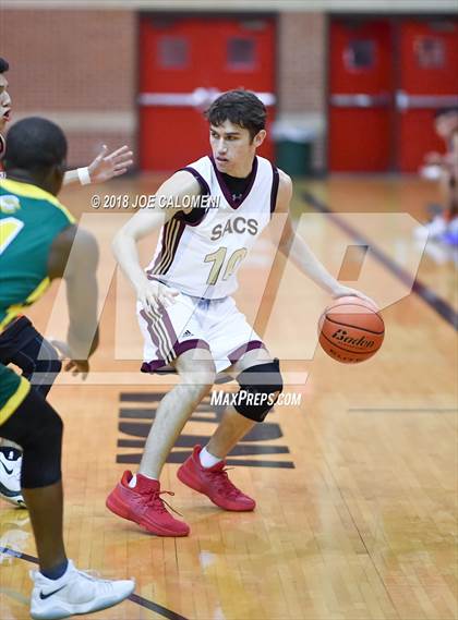 Thumbnail 2 in SAAABC Class 5A Boys High School All Star Game photogallery.