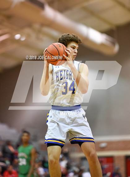 Thumbnail 3 in SAAABC Class 5A Boys High School All Star Game photogallery.