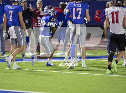 Thumbnail 3 in Westlake vs. Vista Ridge (UIL 6A Bi-District Football Playoff) photogallery.