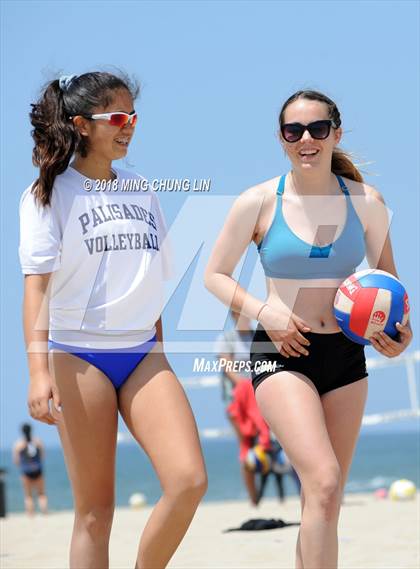 Thumbnail 2 in Palisades vs. South (IBVL Competition) photogallery.