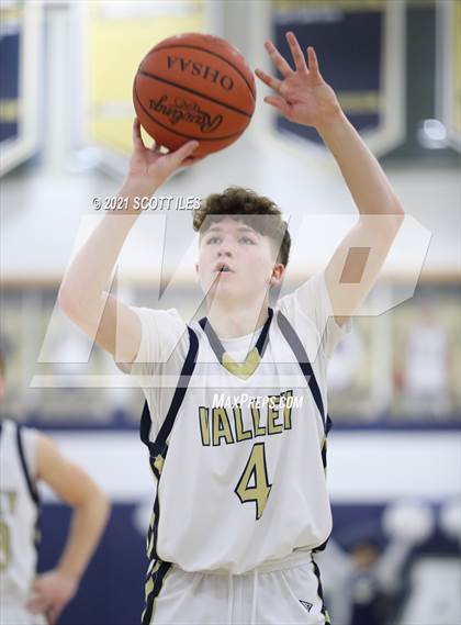 Thumbnail 1 in Amanda-Clearcreek @ Teays Valley photogallery.